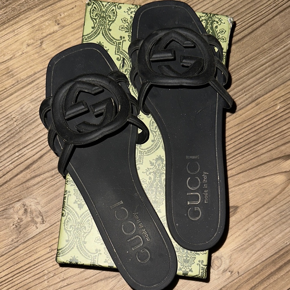 Gucci Women's Black Logo Slide Sandals